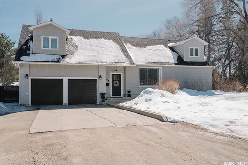 3119 Ortona St, Saskatoon, SK, S7M3R3 | Card Image