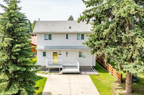 5024 38 St, Sylvan Lake, AB, T4S1B6 | Card Image