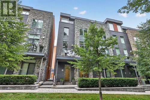 21 Godfreys Lane, Mississauga (Port Credit), ON, L5H2T1 | Card Image