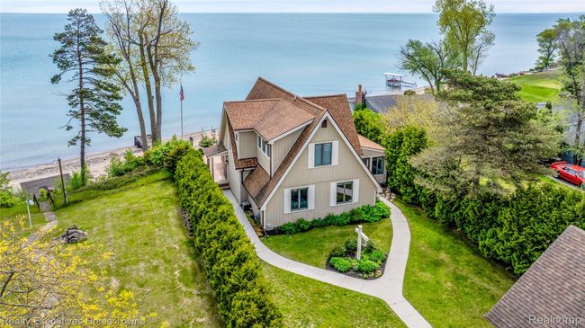 8648 Lakeshore - HD Drone Photography_3.jpg | Image 4