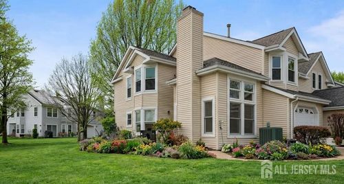 107 Lloyd Ct, East Brunswick, NJ, 08816-5692 | Card Image