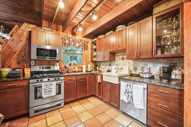 8660 W 130 Th St, House other with 3 bedrooms, 2 bathrooms and 2 parking in Palos Park IL | Image 18