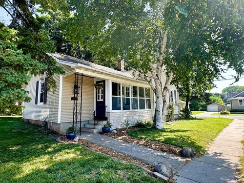 704 Bismarck Avenue, OSHKOSH, WI, 54902 | Card Image