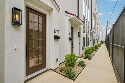 1775 Novela Way, Dallas, TX, 75215-1334 | Card Image