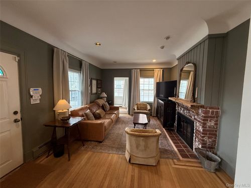 92 Grandview Ave, White Plains, NY, 10605-3116 | Card Image