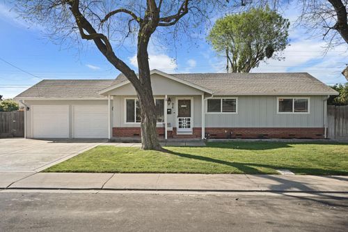 916 6th Street, Ripon, CA, 95366 | Card Image