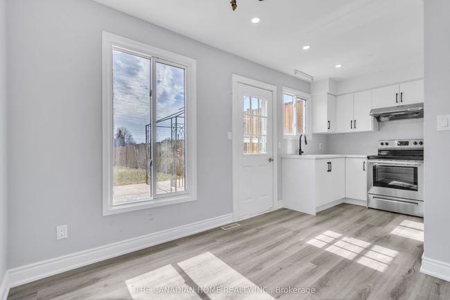 6596 Harmony Ave, House attached with 4 bedrooms, 2 bathrooms and 3 parking in Niagara Falls ON | Image 17