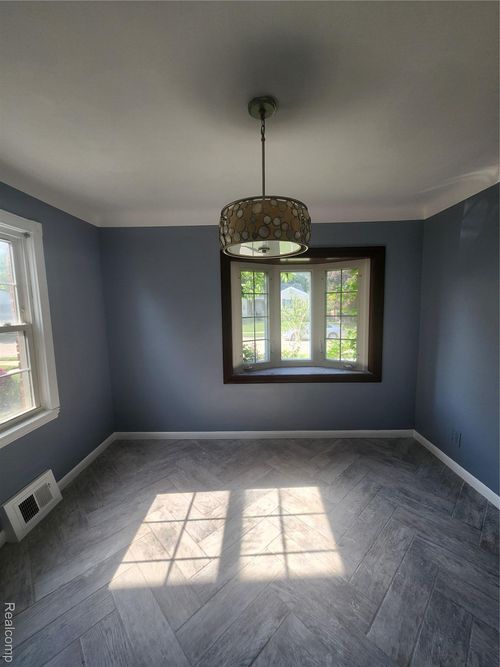 22109 Alger St, Saint Clair Shores, MI, 48080-2363 | Card Image