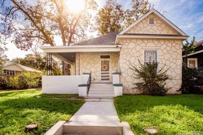 1820 E Houston St, House other with 3 bedrooms, 2 bathrooms and null parking in San Antonio TX | Image 1