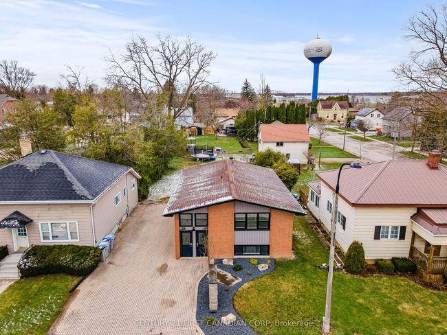 103-105 Main St S, Home with 4 bedrooms, 2 bathrooms and 5 parking in Exeter ON | Image 42