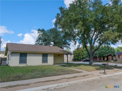 316 Monterrey Drive, House other with 3 bedrooms, 2 bathrooms and null parking in Victoria TX | Image 1