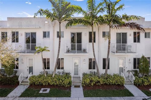 unit-104-2610 Ne 213th St, Aventura, FL, 33180-1139 | Card Image