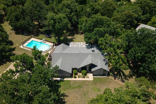 6204 Plumtree Lane, Edmond, OK, 73034 | Card Image