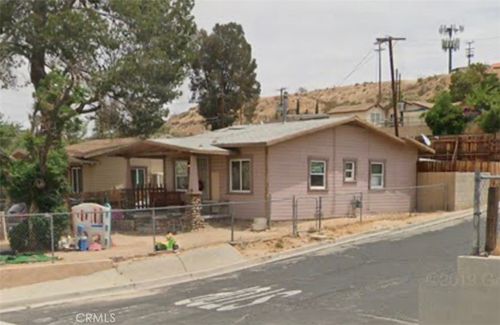 15307 Hesperia Rd, Victorville, CA, 92395-3716 | Card Image