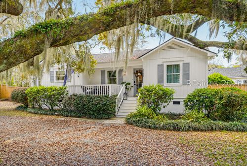 2100 Pigeon Point Rd, Beaufort, SC, 29902-4023 | Card Image