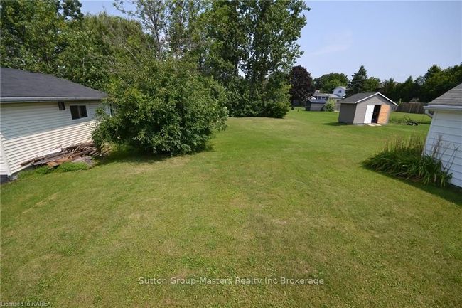 1038 Woodbine Rd, House other with 3 bedrooms, 3 bathrooms and 5 parking in Kingston ON | Image 27