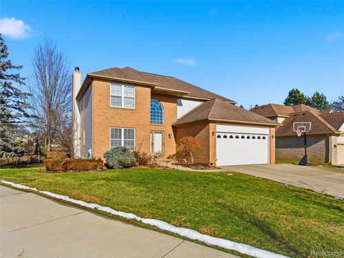 28710 Castlegate Dr, Southfield, MI, 48034-5619 | Card Image