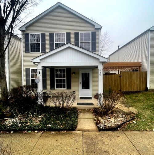 939 Symphony Dr, Aurora, IL, 60504-5517 | Card Image