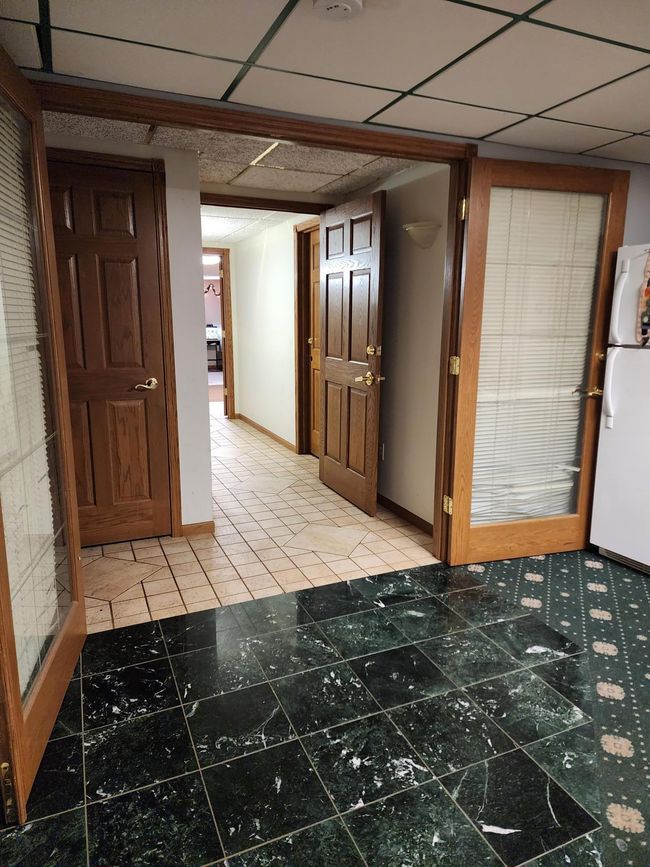 Lower level dining area | Image 13