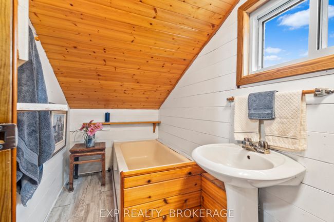 15 Sturtivans Lane, House other with 3 bedrooms, 2 bathrooms and 2 parking in Leeds and the Thousand Islands ON | Image 27