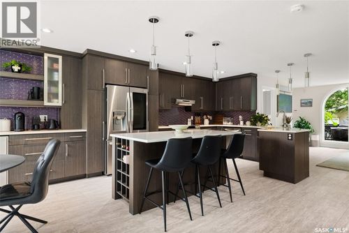 2265 Queen St, Regina, SK, S4T4C6 | Card Image