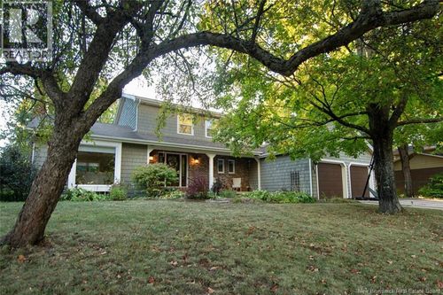 44 Birchwood Cres, Moncton, NB, E1E3Y7 | Card Image