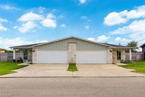 20109 Travis Dr, Jonestown, TX, 78645-5134 | Card Image