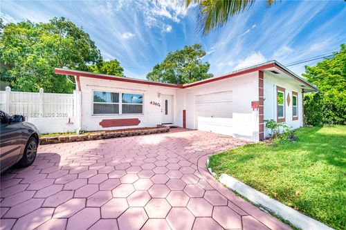4360 Nw 32nd Ct, Lauderdale Lakes, FL, 33319-5719 | Card Image