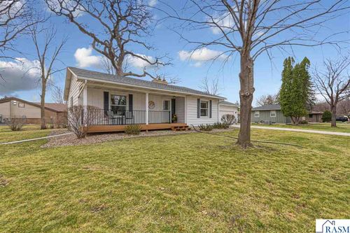 106 Marquette Avenue, North Mankato, MN, 56003 | Card Image