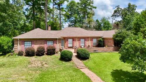 307 Longwood Dr, Clinton, MS, 39056-5437 | Card Image