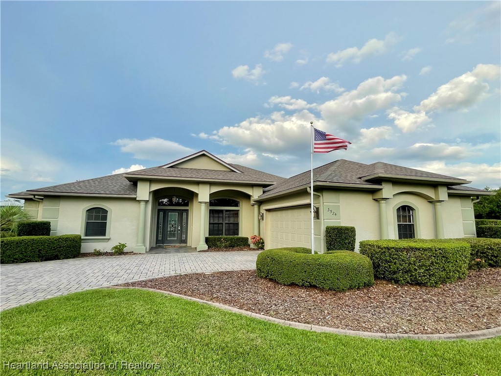 Manor Dr, Sebring, FL 33872