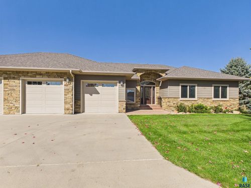1010 Clubhouse Ct Court, Dell Rapids, SD, 57022 | Card Image