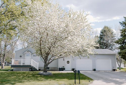 410 2nd St Ne, Hankinson, ND, 58041-4025 | Card Image