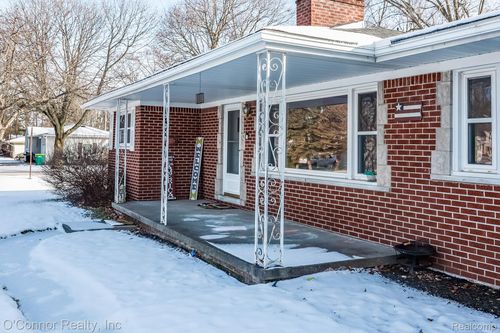 3178 Oakwood Dr, Port Huron, MI, 48060-1715 | Card Image