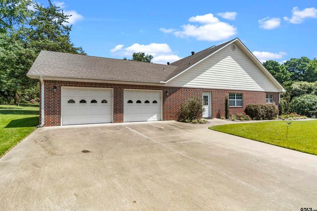 320 County Road 2317, House other with 3 bedrooms, 3 bathrooms and null parking in Mineola TX | Image 7