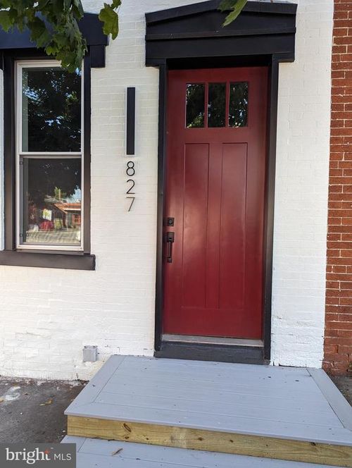 827 N Queen St, LANCASTER, PA, 17603-2739 | Card Image