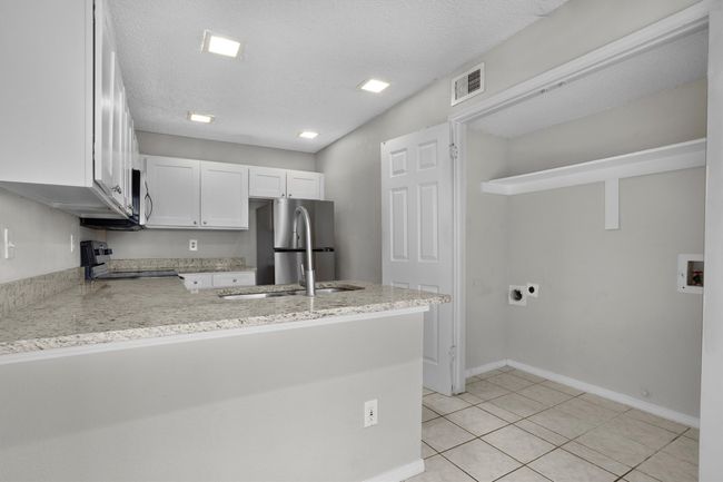 APT-137 - 521 Ranch Trl, Condo with 2 bedrooms, 2 bathrooms and null parking in Irving TX | Image 14
