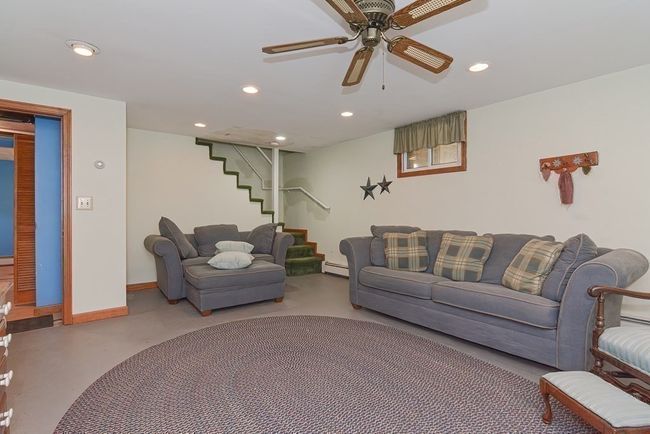 21 Edlin St, House other with 3 bedrooms, 1 bathrooms and 1 parking in Worcester MA | Image 29
