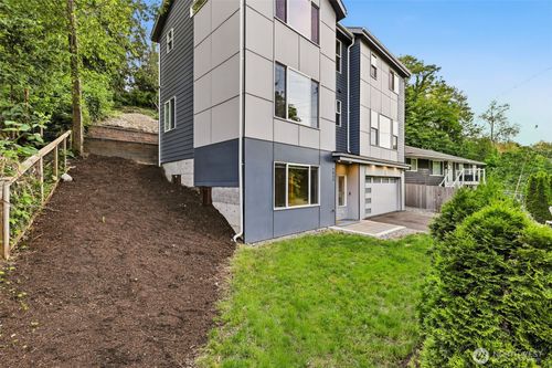 7511 Dumar Way Sw, Seattle, WA, 98106-1821 | Card Image