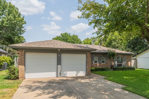 6980 Cox Ln, North Richland Hills, TX, 76182-3532 | Card Image