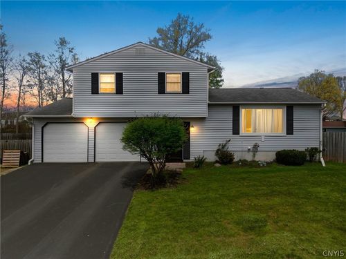 5470 Tourmaline Dr, Clay, NY, 13041-6919 | Card Image