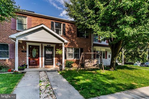 404 N Walnut St, Mount Holly Springs, PA, 17065-1504 | Card Image