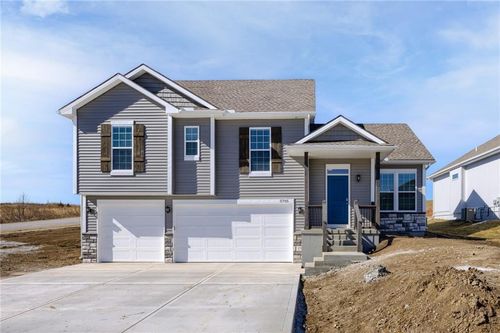 409 Sw Hawthorne Ln, Blue Springs, MO, 64014-4576 | Card Image