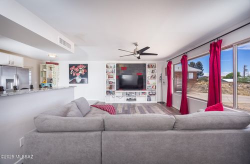 370 E Silverwood Ln, Benson, AZ, 85602-6856 | Card Image