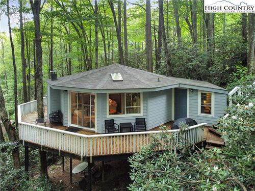 560 Laurel Ridge Rd, Banner Elk, NC, 28604-8635 | Card Image