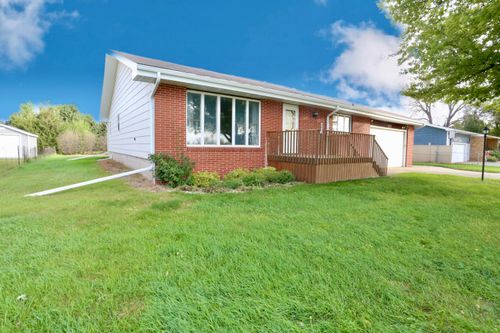 1215 24th Ave Ne, ABERDEEN, SD, 57401-1504 | Card Image