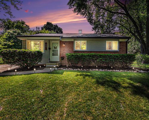 1025 Queen Ct, Milford, MI, 48381-1776 | Card Image
