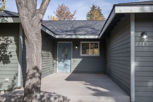 2549 Sw Fissure Loop N, Redmond, OR, 97756 | Card Image