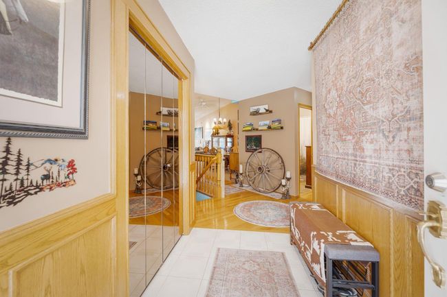 19 Sunrise Way, Home with 3 bedrooms, 3 bathrooms and 4 parking in Priddis Greens AB | Image 6
