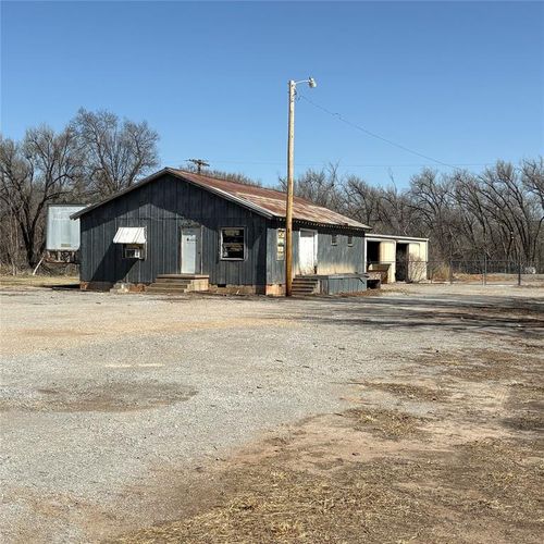 207 S 9th St, Sayre, OK, 73662-3203 | Card Image